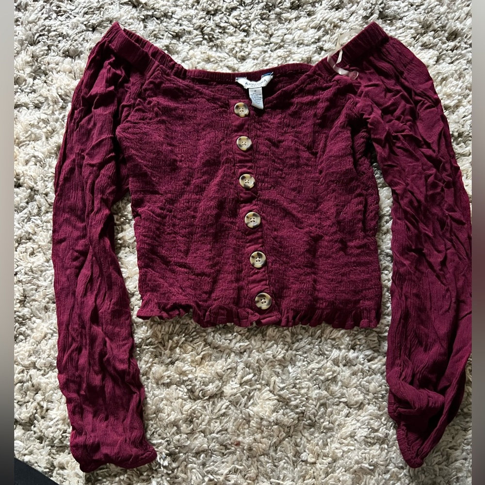 Off the shoulder long sleeve crop top